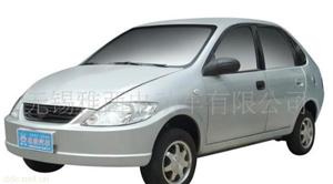 雅西银色轻型电动汽车