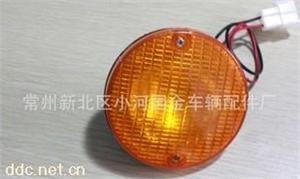 封闭车后尾灯