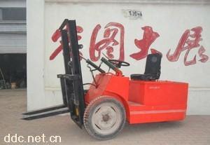 1.5吨宏冠中型三轮电动叉车