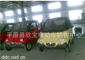 欣宝4人座黄色款轻型电动汽车