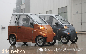 电动四轮代步车