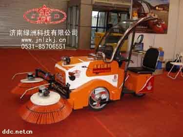 吸扫式电动扫地车