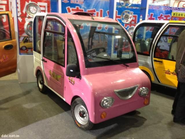 电动轿车