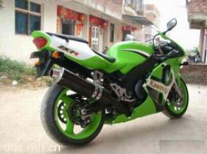 ZX-7RĦг