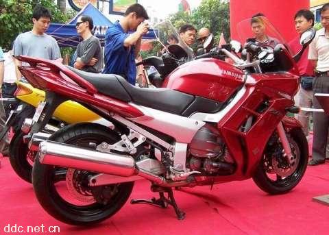 雅马哈FJR1300大排量摩托车