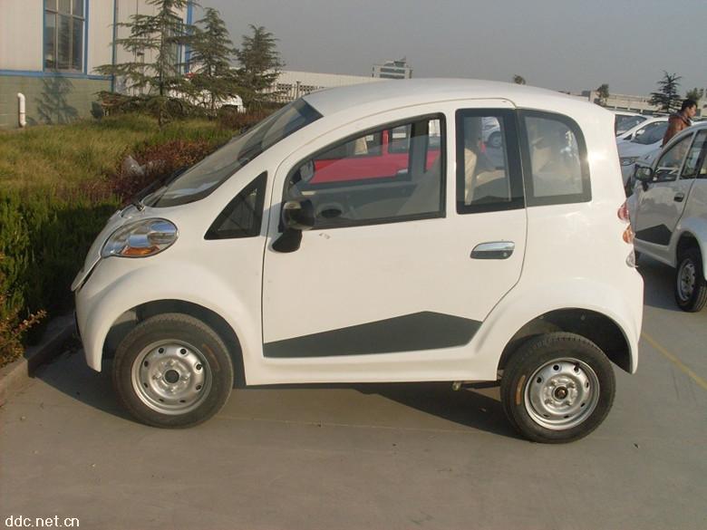 舜泰E60电动汽车