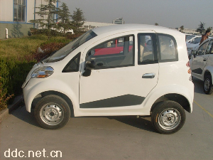 舜泰E60电动汽车