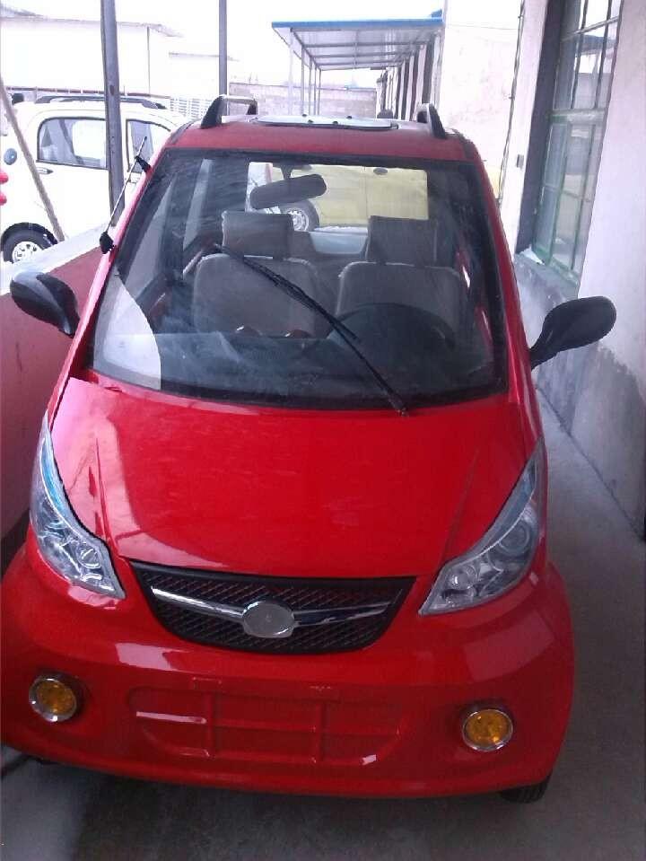 全封闭电动四轮车