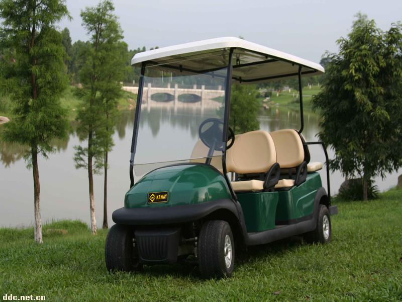 卡威6座白色电动高尔夫球车