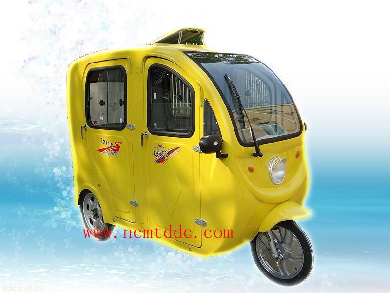 路途玻璃钢封闭式电动三轮车