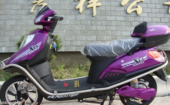 千家乐紫色休闲代步电动摩托车