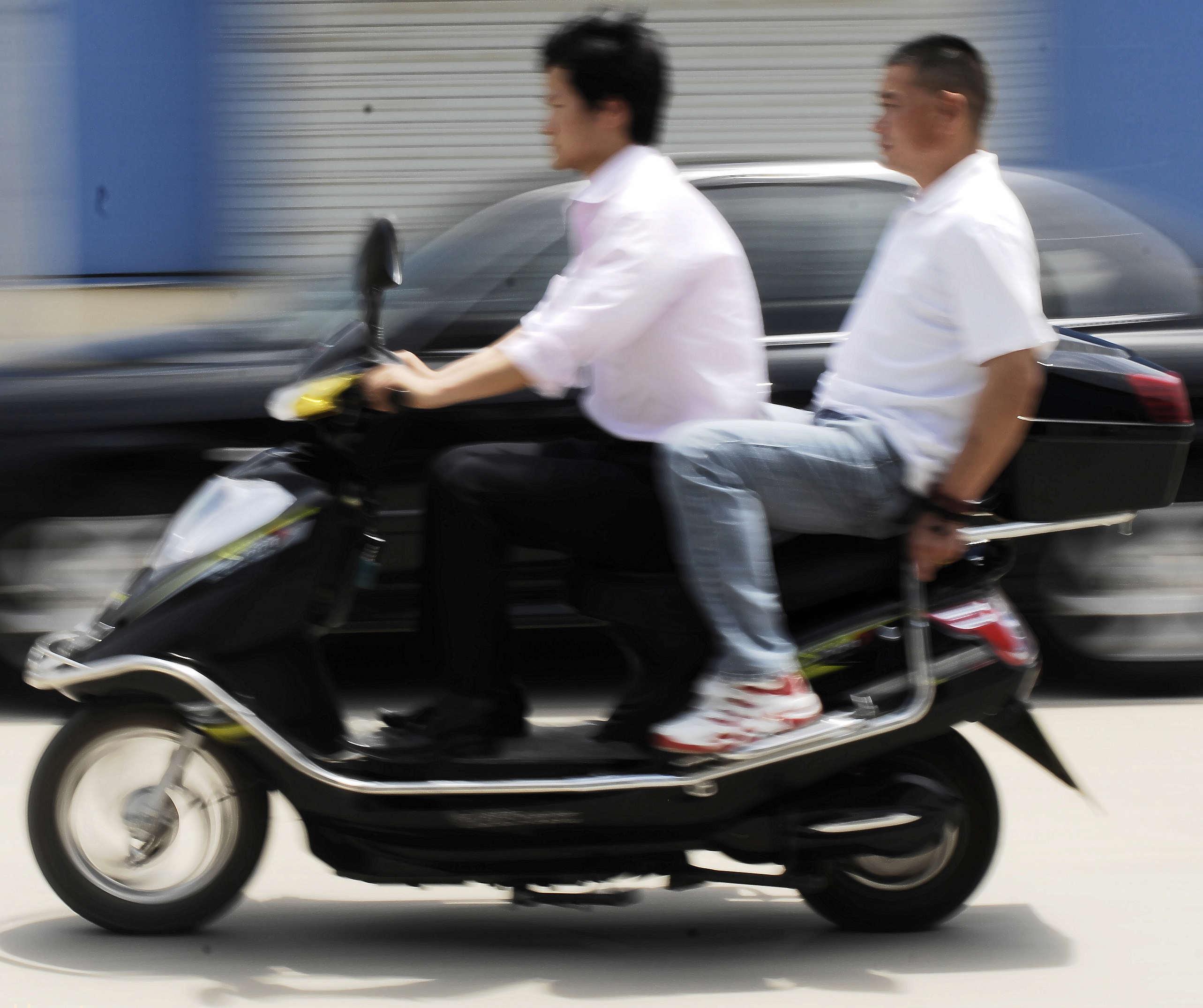 新型环保电动两轮车