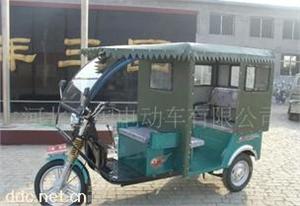 三国800W载客全封闭式电动三轮车