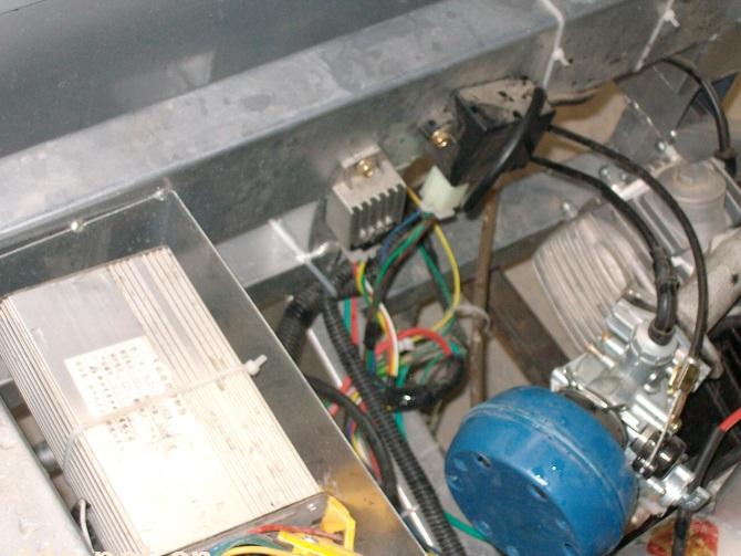 福天乐油电混合动力三轮车