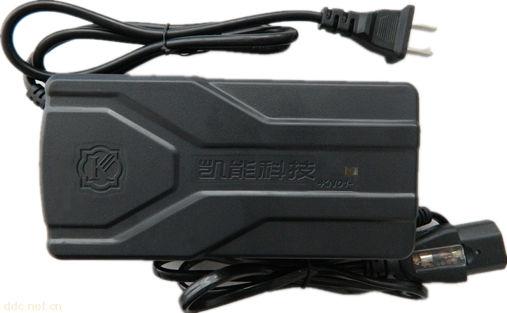 电动车蓄电池智能多段式充电器