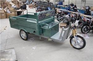 三开门电动三轮车