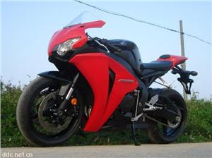 本田CB1000R大黄蜂摩托车