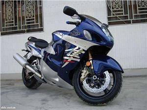 铃木GSX1300隼摩托车