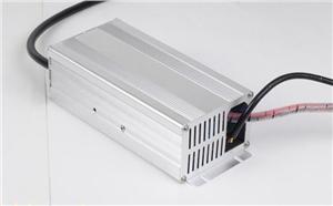 年底大促销DYT24V3A-C电动车／锂电池充电器